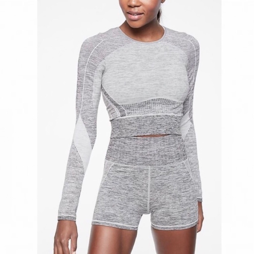 Athleta Agile Heather Gray Long Sleeve Crop Top